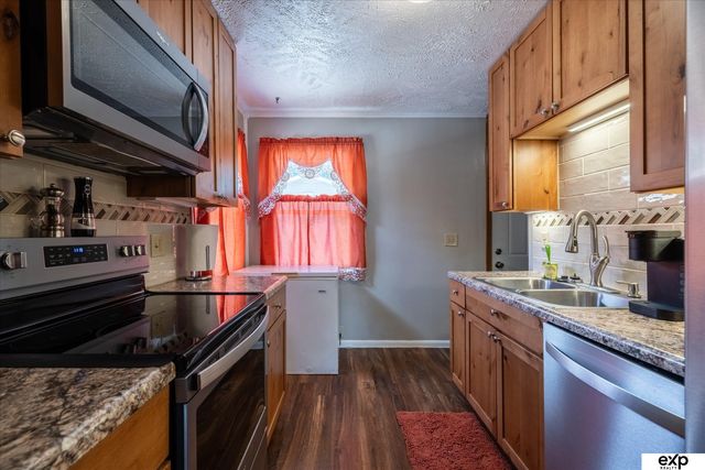 3103 S 38th Avenue, Omaha, NE 68105