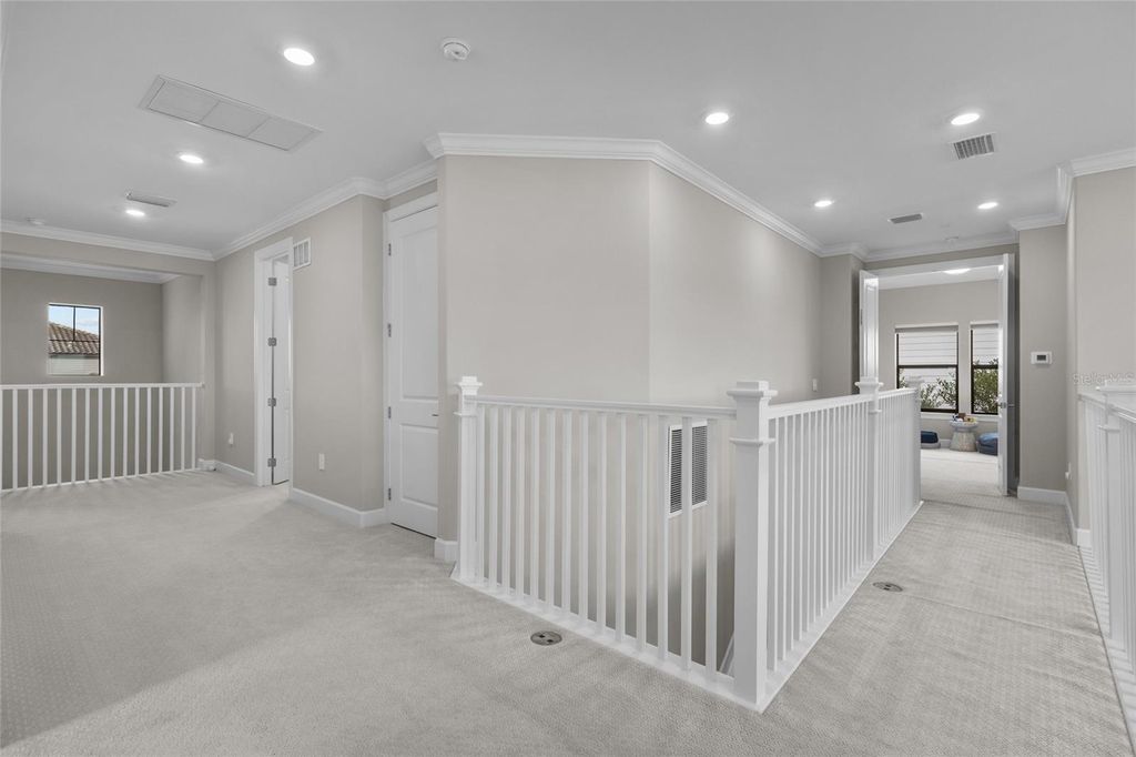 Image 20 of property listing at 5855 SILVERSIDE PINE COURT, Bradenton, FL 34211