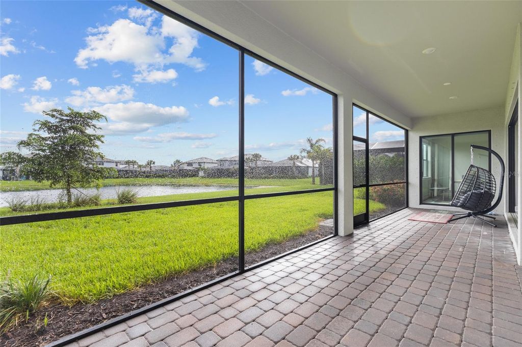 Image 36 of property listing at 5855 SILVERSIDE PINE COURT, Bradenton, FL 34211