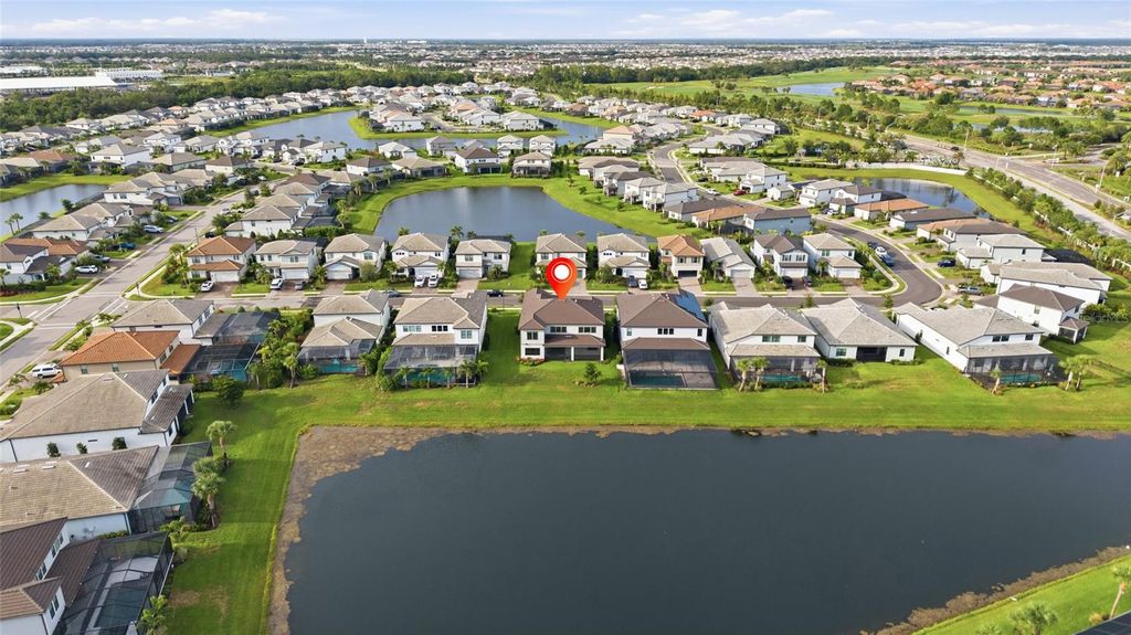 Image 39 of property listing at 5855 SILVERSIDE PINE COURT, Bradenton, FL 34211