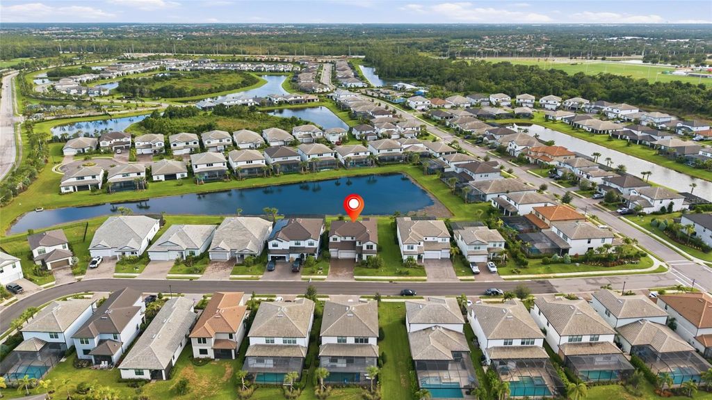 Image 41 of property listing at 5855 SILVERSIDE PINE COURT, Bradenton, FL 34211