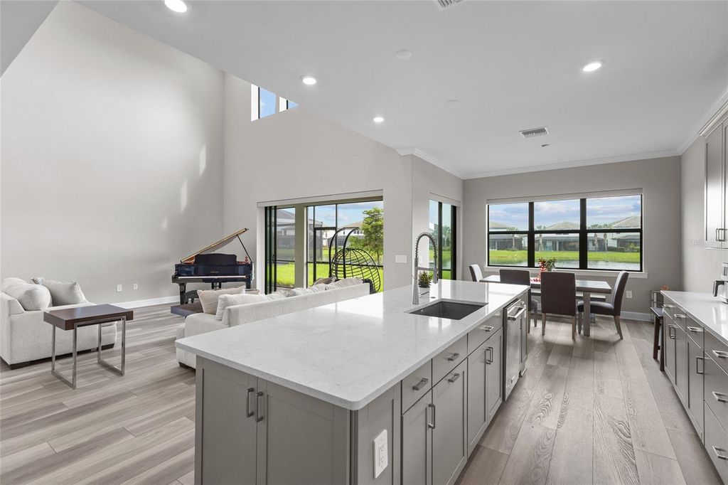 Image 10 of property listing at 5855 SILVERSIDE PINE COURT, Bradenton, FL 34211