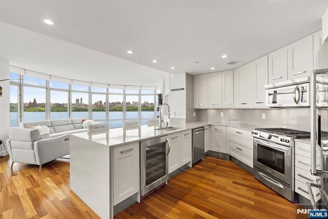 8100 River Road 719, North Bergen, NJ 07047