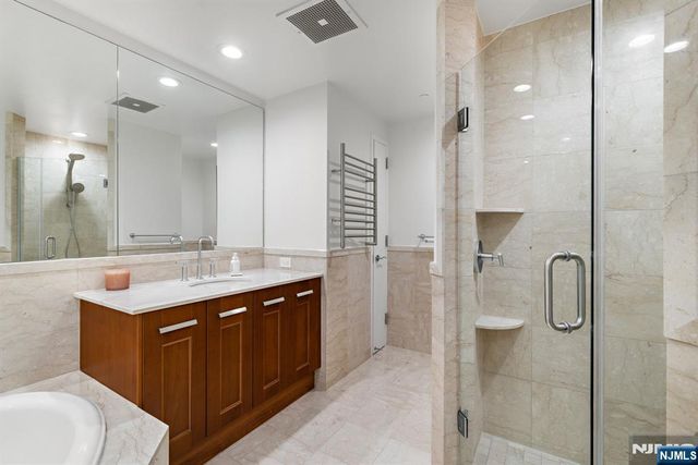 8100 River Road 719, North Bergen, NJ 07047