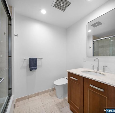 8100 River Road 719, North Bergen, NJ 07047