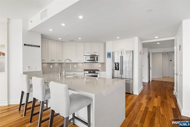8100 River Road 719, North Bergen, NJ 07047