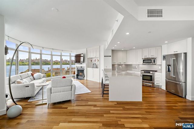 8100 River Road 719, North Bergen, NJ 07047