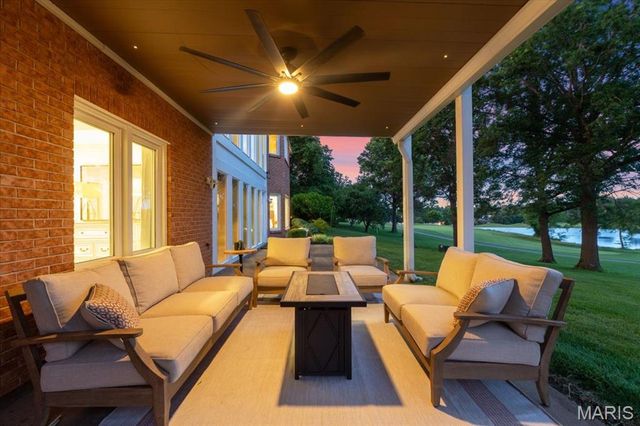 554 Malinmor Drive, Weldon Spring, MO 63304