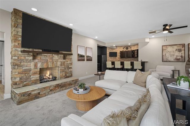 554 Malinmor Drive, Weldon Spring, MO 63304
