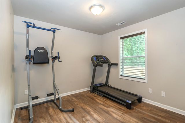 908 Mapleash Ave, Columbia, TN 38401