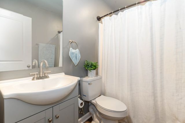 908 Mapleash Ave, Columbia, TN 38401