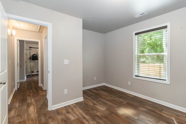 908 Mapleash Ave, Columbia, TN 38401