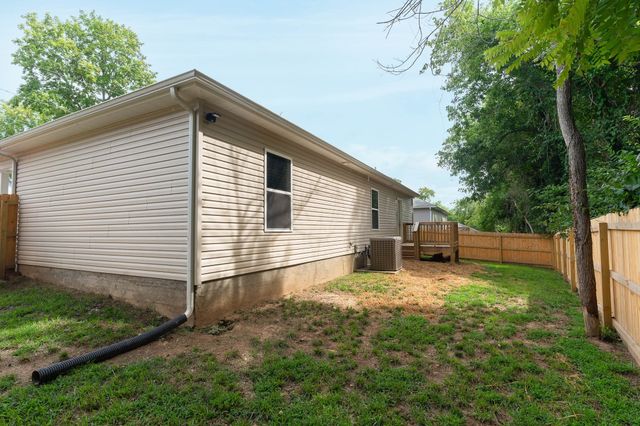 908 Mapleash Ave, Columbia, TN 38401