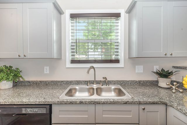 908 Mapleash Ave, Columbia, TN 38401