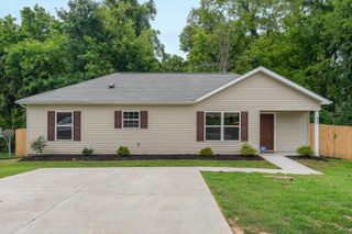 908 Mapleash Ave, Columbia, TN 38401