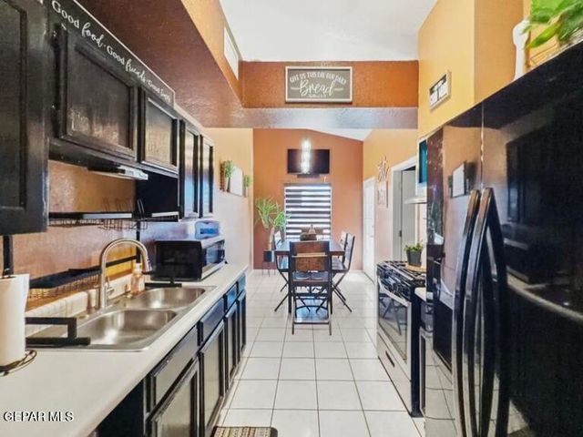 236 CROCKER Drive, Horizon City, TX 79928