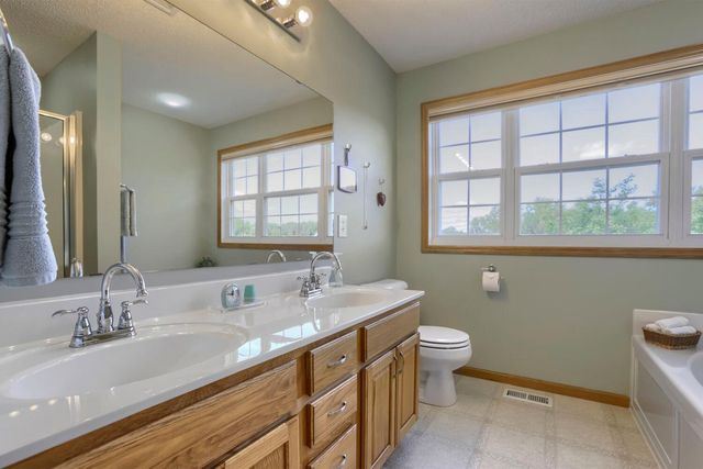 621 Village Parkway, Circle Pines, MN 55014