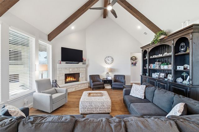 219 Columbia Court, Springtown, TX 76082