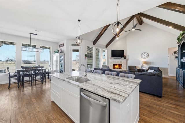 219 Columbia Court, Springtown, TX 76082