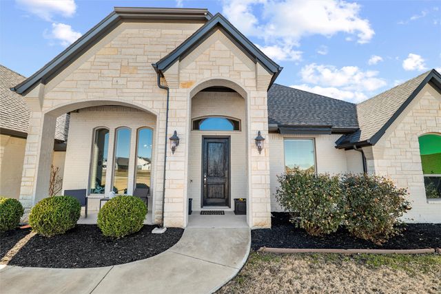 219 Columbia Court, Springtown, TX 76082