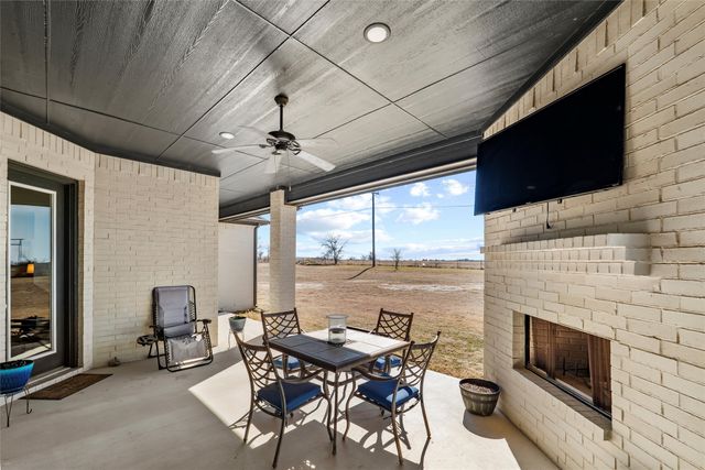 219 Columbia Court, Springtown, TX 76082