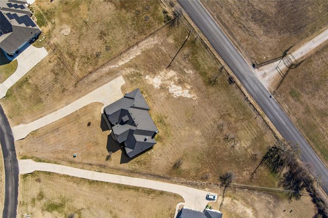 219 Columbia Court, Springtown, TX 76082