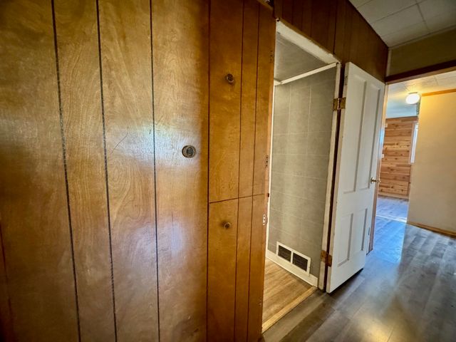 617 N Washington St, Belle Plaine, KS 67013