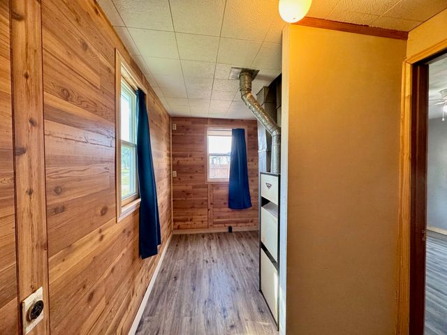 617 N Washington St, Belle Plaine, KS 67013
