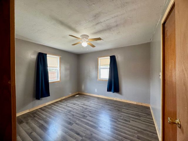 617 N Washington St, Belle Plaine, KS 67013