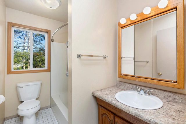 1605 Cliffview DRIVE, Holmen, WI 54636