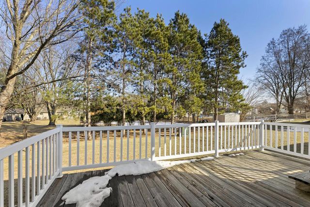 1605 Cliffview DRIVE, Holmen, WI 54636