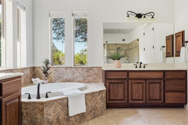 8817 Ambrosia DR, Austin, TX 78738