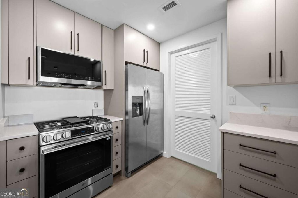 3338 Peachtree Road NE 1606, Atlanta, GA 30326