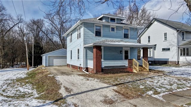 405 Tuscarawas Avenue NW, Brewster, OH 44613