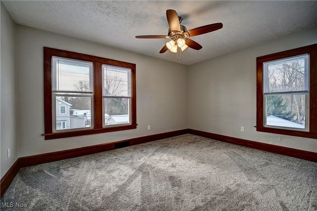 405 Tuscarawas Avenue NW, Brewster, OH 44613