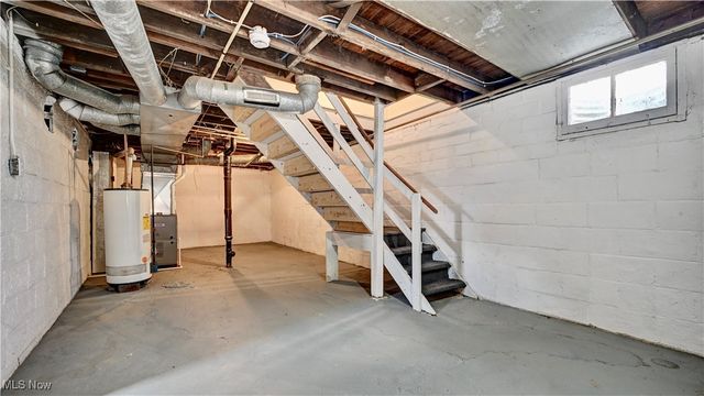 405 Tuscarawas Avenue NW, Brewster, OH 44613