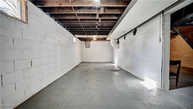 405 Tuscarawas Avenue NW, Brewster, OH 44613