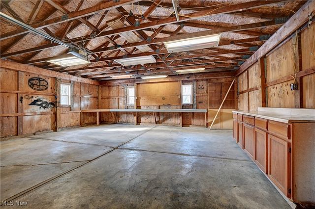 405 Tuscarawas Avenue NW, Brewster, OH 44613