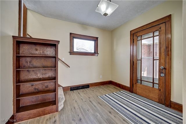 405 Tuscarawas Avenue NW, Brewster, OH 44613