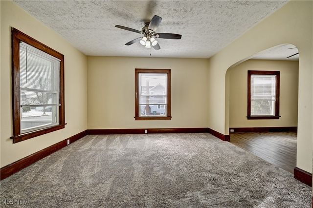 405 Tuscarawas Avenue NW, Brewster, OH 44613