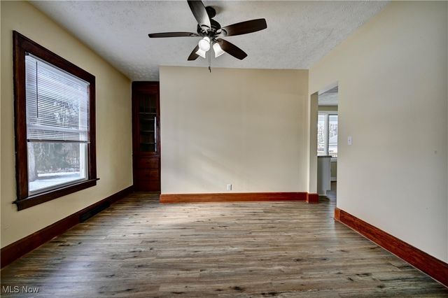 405 Tuscarawas Avenue NW, Brewster, OH 44613