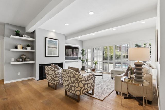 11 River Garden Ct, Sacramento, CA 95831