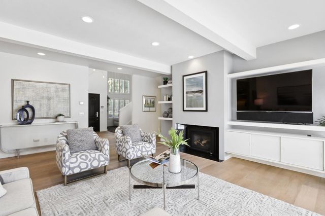 11 River Garden Ct, Sacramento, CA 95831