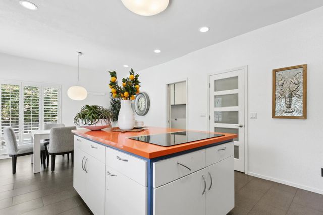 11 River Garden Ct, Sacramento, CA 95831