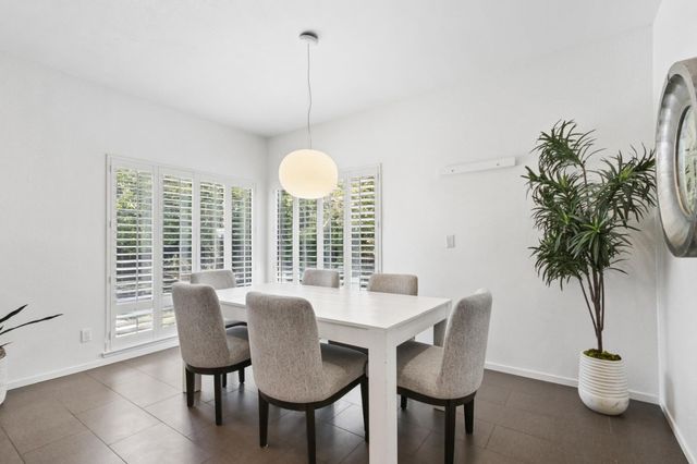 11 River Garden Ct, Sacramento, CA 95831