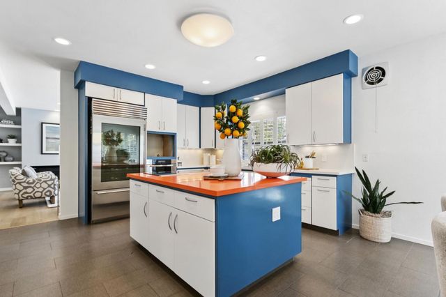 11 River Garden Ct, Sacramento, CA 95831