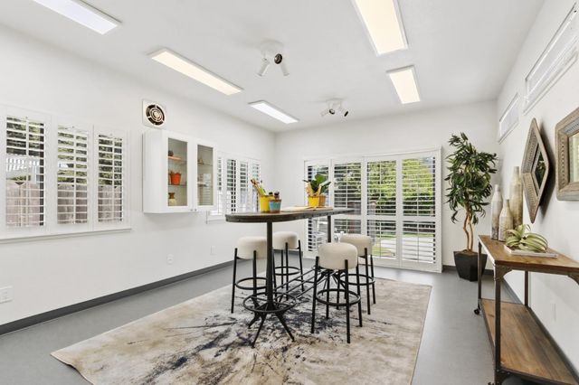 11 River Garden Ct, Sacramento, CA 95831
