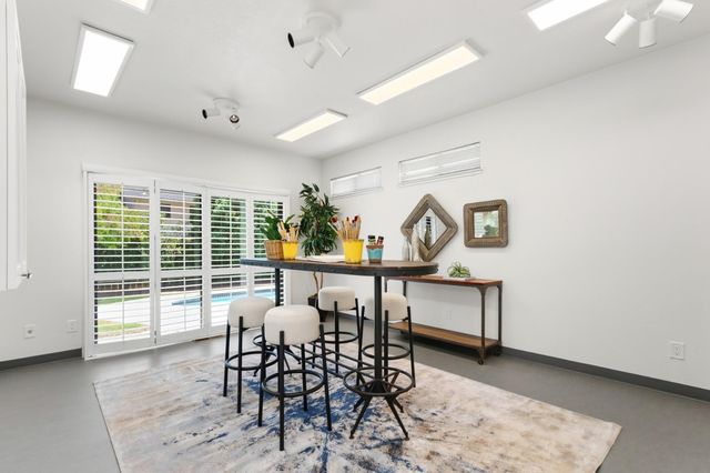 11 River Garden Ct, Sacramento, CA 95831