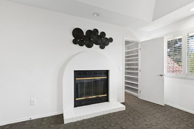 11 River Garden Ct, Sacramento, CA 95831