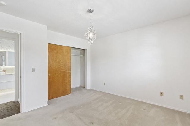 11 River Garden Ct, Sacramento, CA 95831